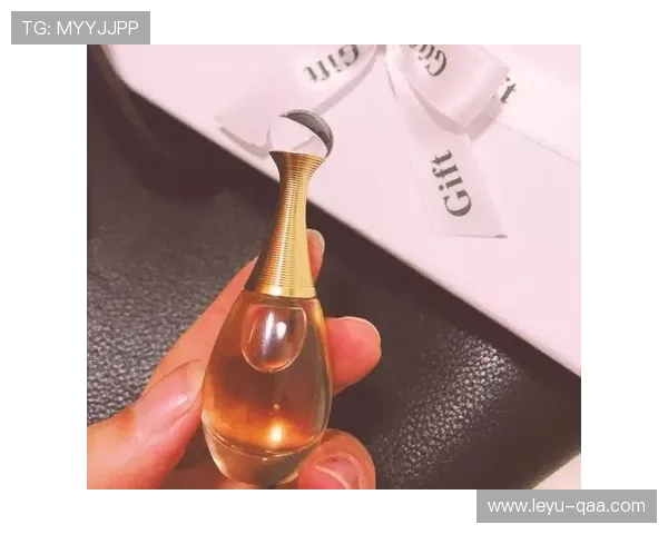 杨倩训练间隙突然买了4瓶顶级护肤品，这消费就跟明星抢代言似的！